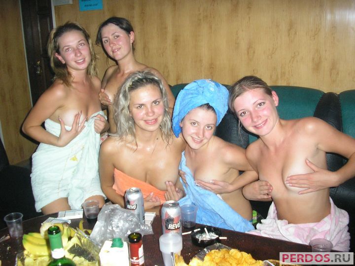 https://perdos.link/files/photo/2014/ukrainskie_devchenki_v_saune/perdos_ru-ukrainskie_devchenki_v_saune-140623991450.jpg