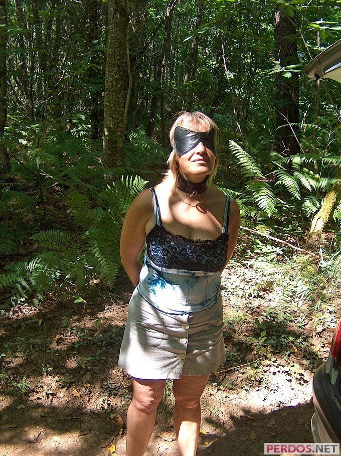 Голые зрелые женщины в лесу (61 фото)