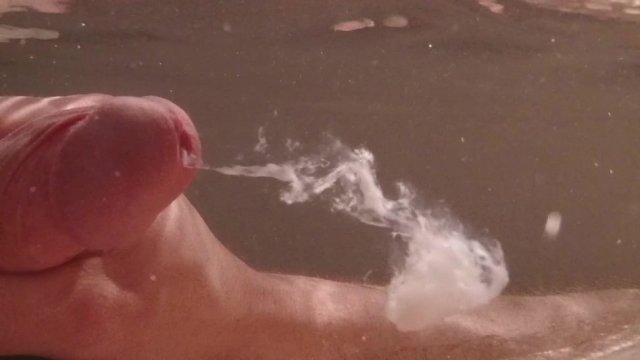 Порно видео сперма рекой течет